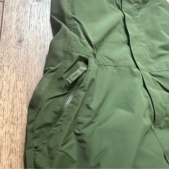 NEW! Women’s Snow Bib, Olive Green, Amazon Essentials, Adjustable, Medium - Picture 6 of 12